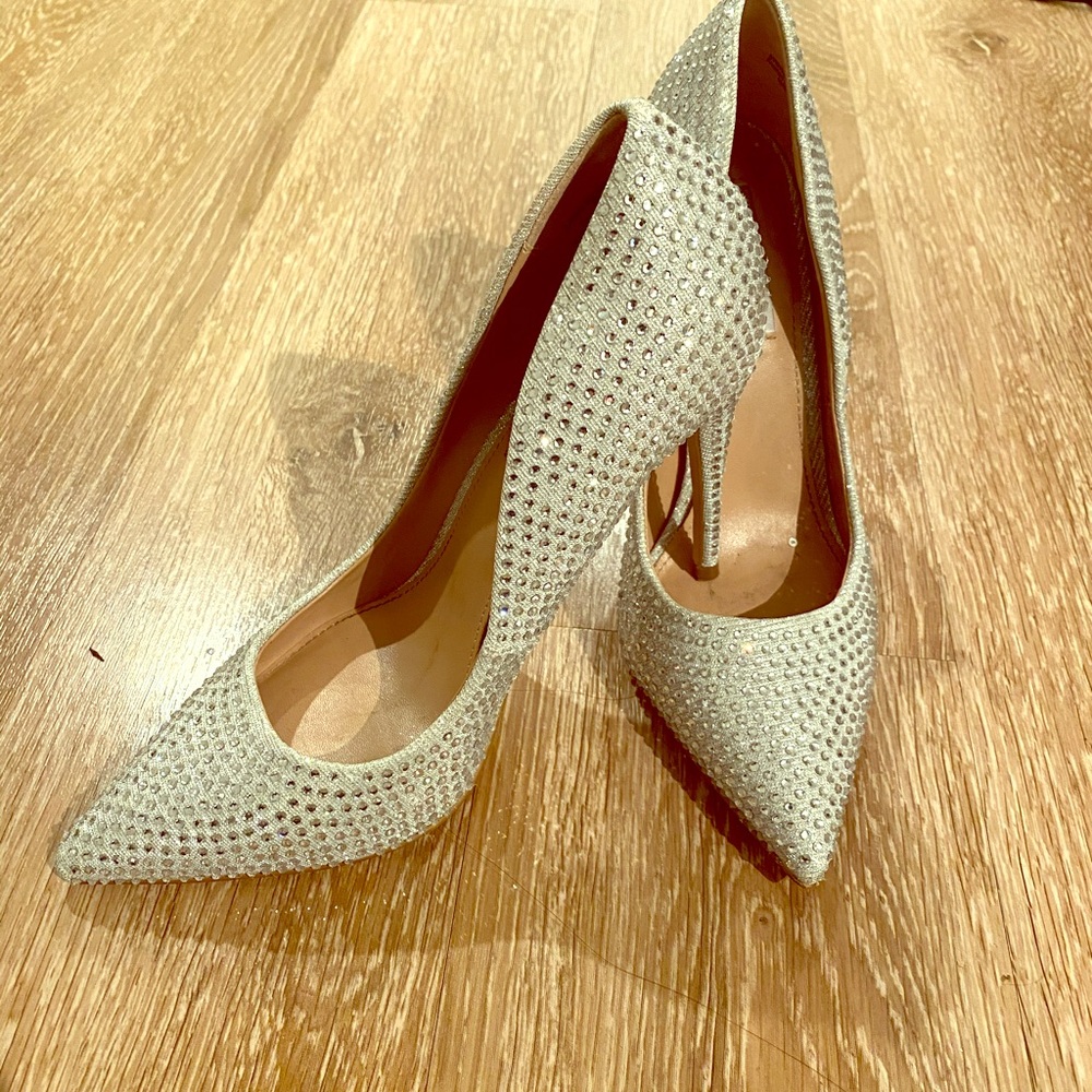 Beautiful Steve Madden Silver Studded Heels